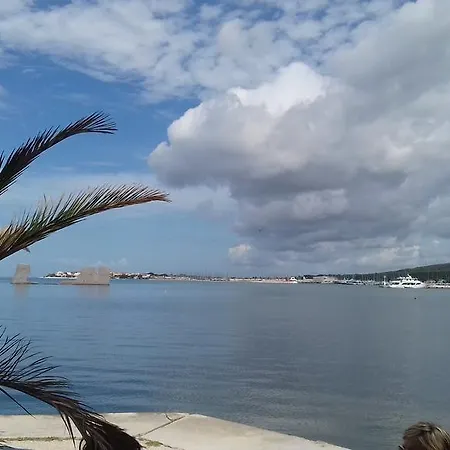 Lotus アパート *