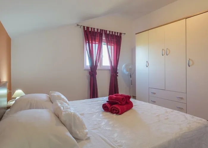 Lotus Apartman *